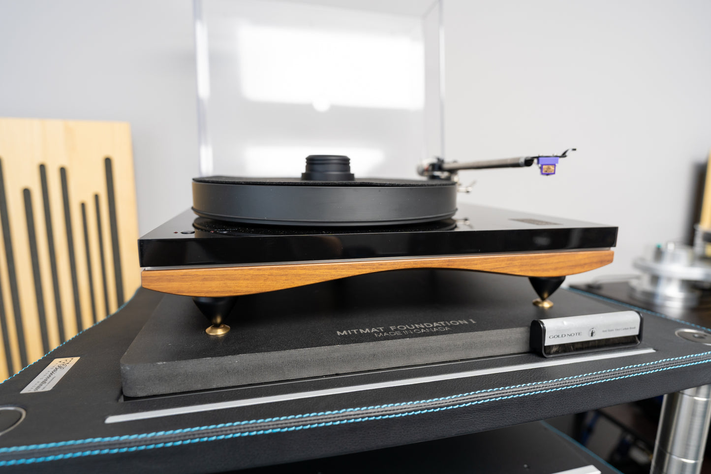Gold Note Giglio Turntable with Upgraded B7 Tonearm