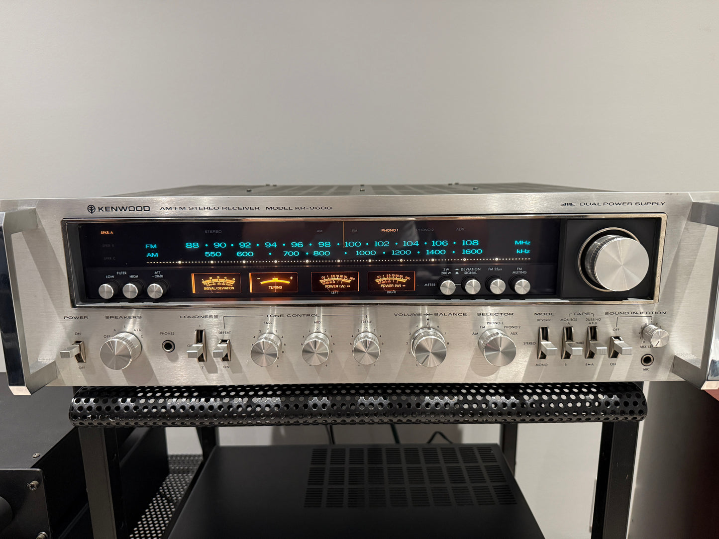 Kenwood AM FM Stereo Receiver integrated amp KR-9600 (used)