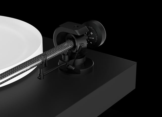 Pro-Ject X2 B Turntable with Ortofon Quintet Red Cartridge