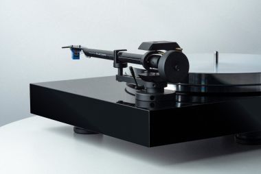 Pro-Ject X8 Turntable Super-Pack/True Balanced Connection & Quintet Blue MC Cardridge