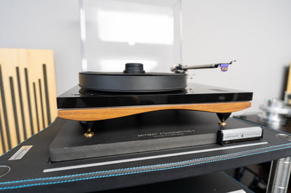 Gold Note Giglio Turntable with Upgraded B7 Tonearm