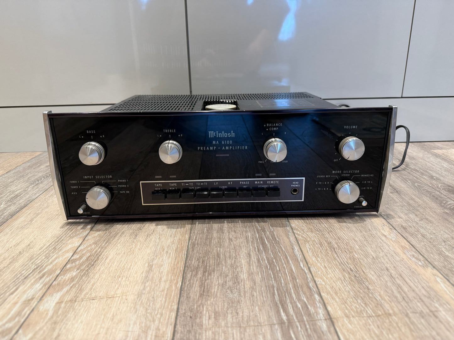 McIntosh MA6100 Integrated Amplifier (Consignment)