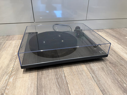 Rega P1 Turntable with Carbon stylus (consignment)