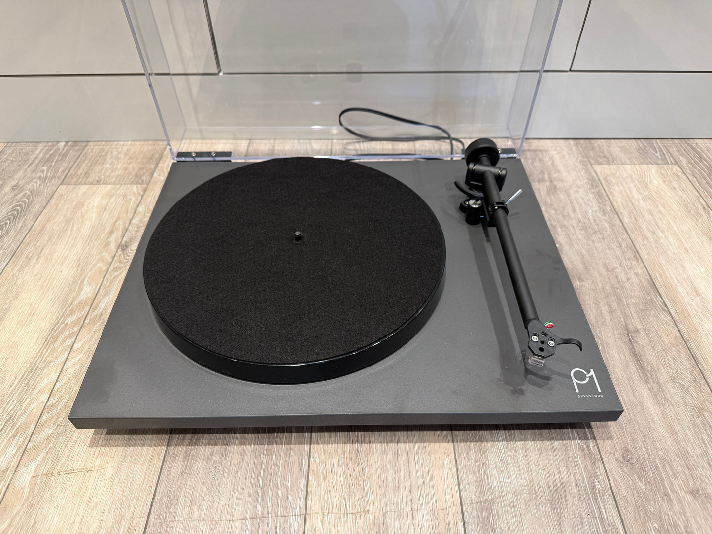 Rega P1 Turntable with Carbon stylus (consignment)