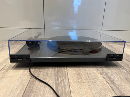 Rega P1 Turntable with Carbon stylus (consignment)