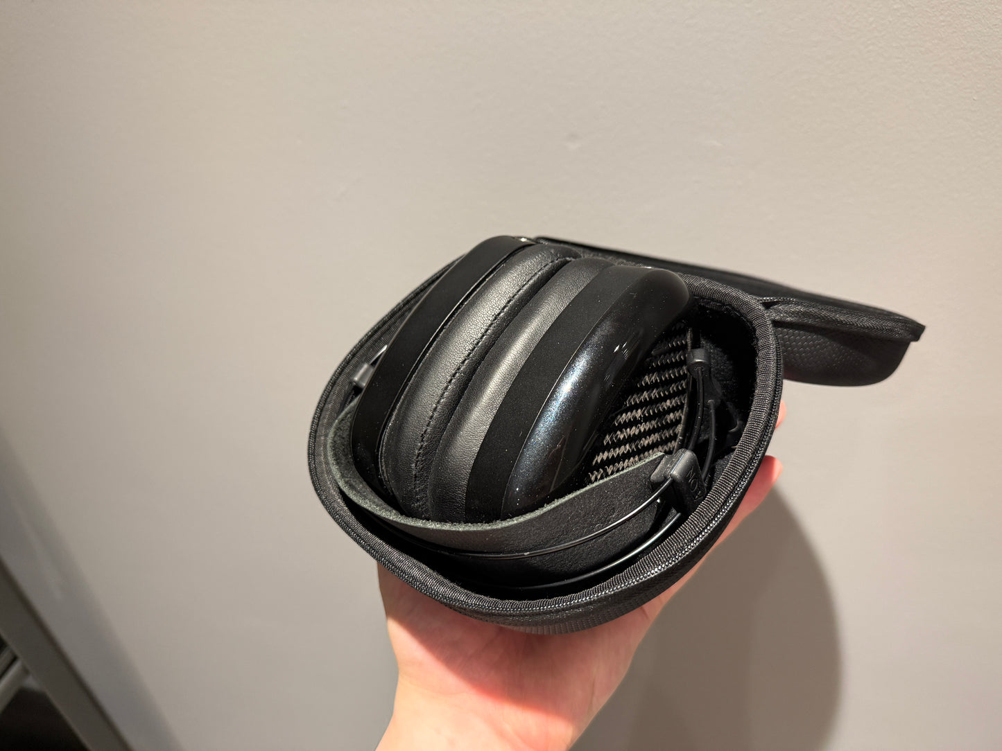 Dan Clark AEON 2 Noire Headphones (Consignment)