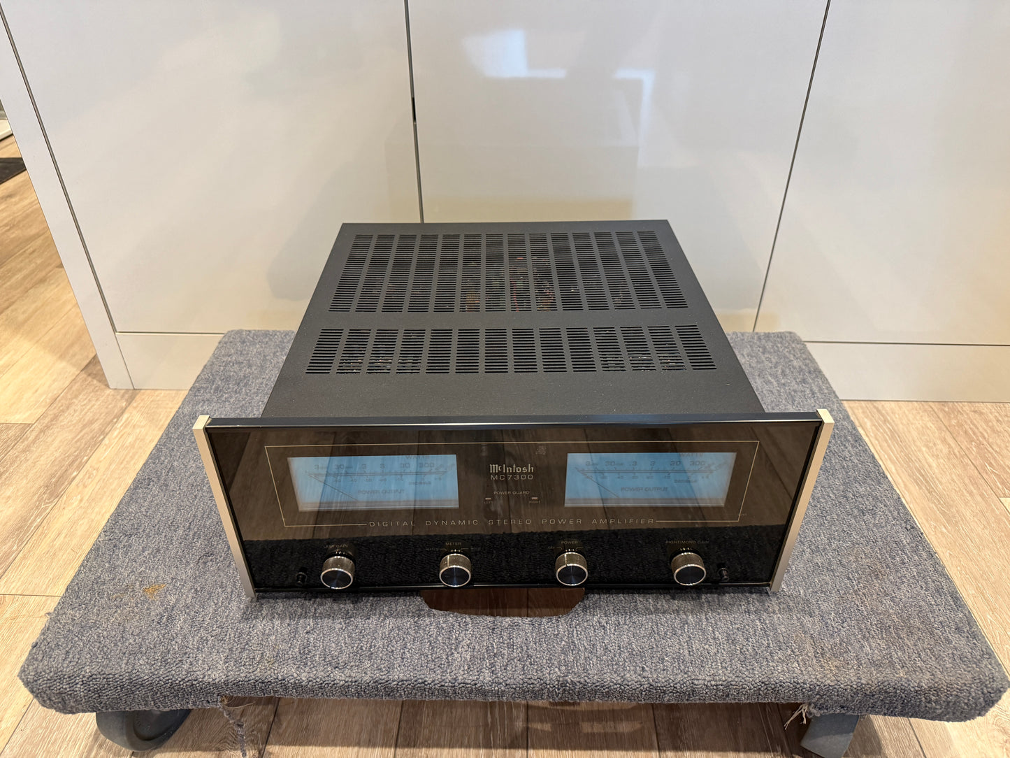 McIntosh MC7300 Stereo Power Amplifier (Consignment)