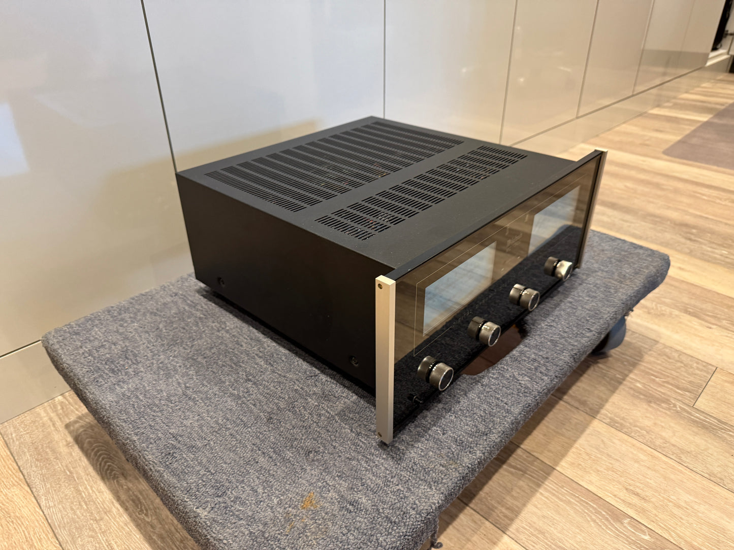 McIntosh MC7300 Stereo Power Amplifier (Consignment)