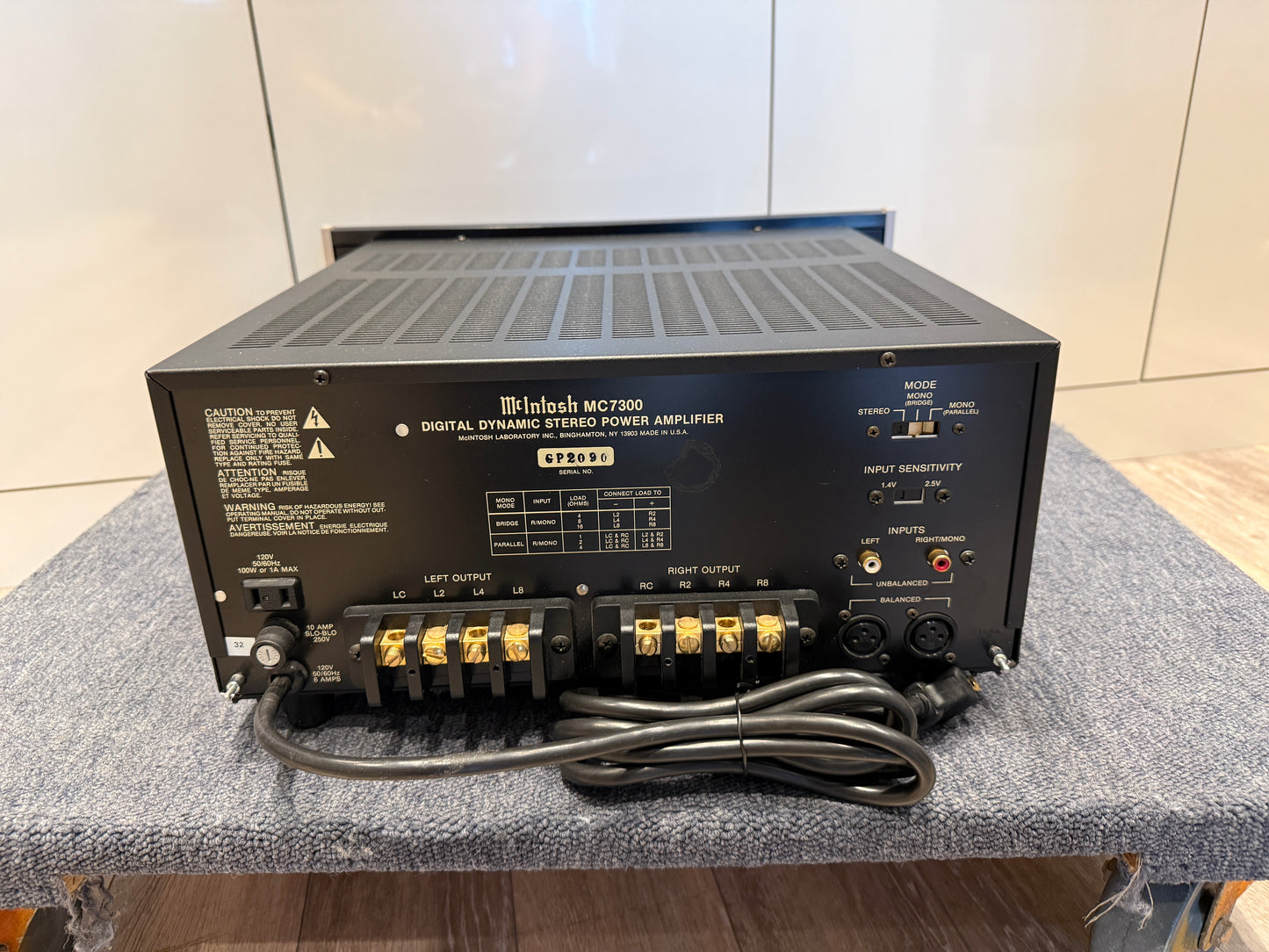McIntosh MC7300 Stereo Power Amplifier (Consignment)