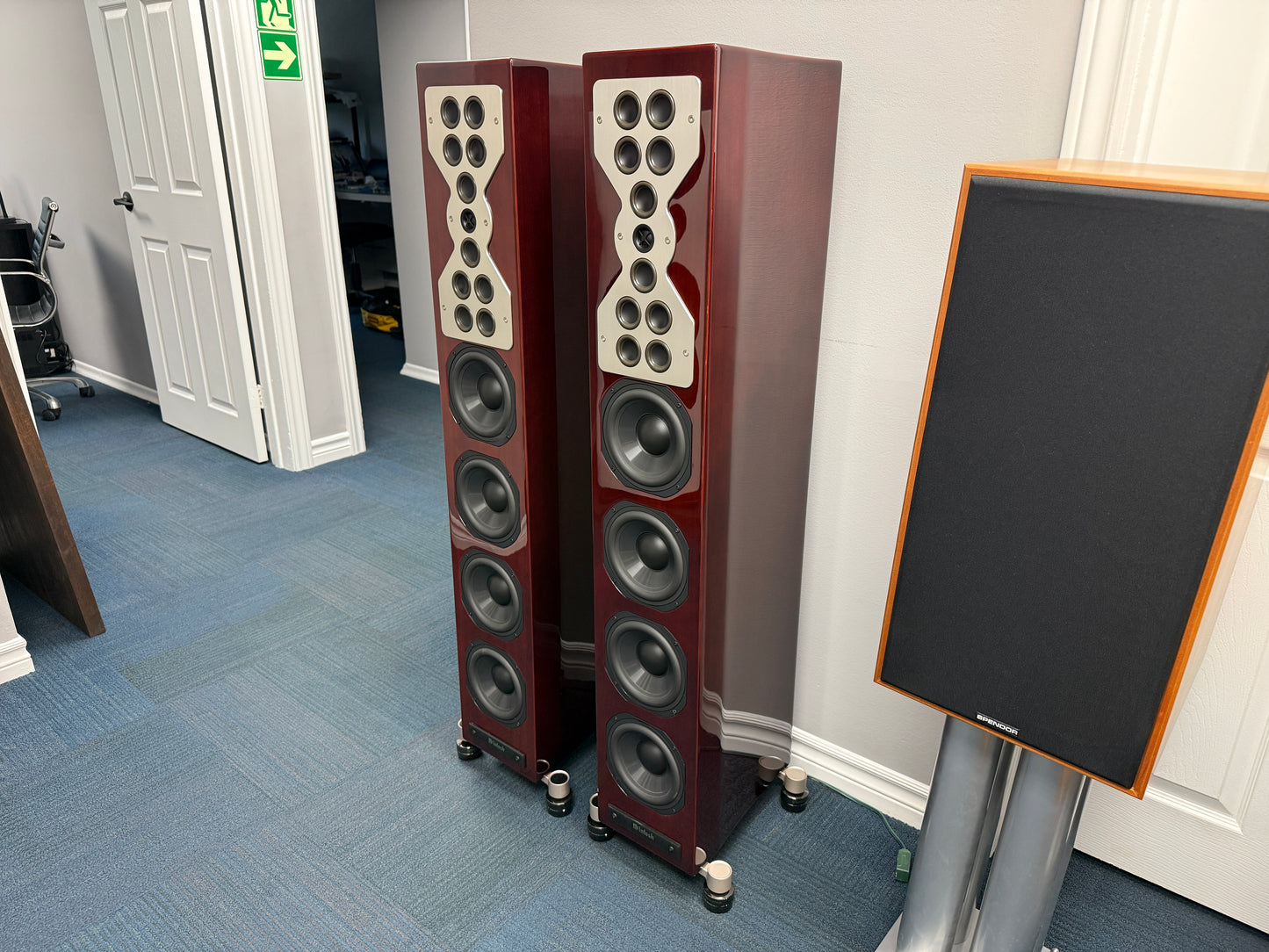 McIntosh XR100 Floorstanding Speakers - Red Walnut (Used)