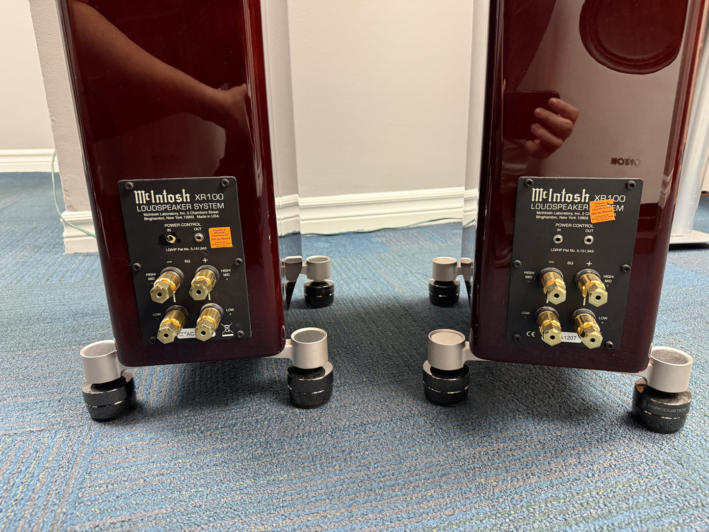 McIntosh XR100 Floorstanding Speakers - Red Walnut (Used)