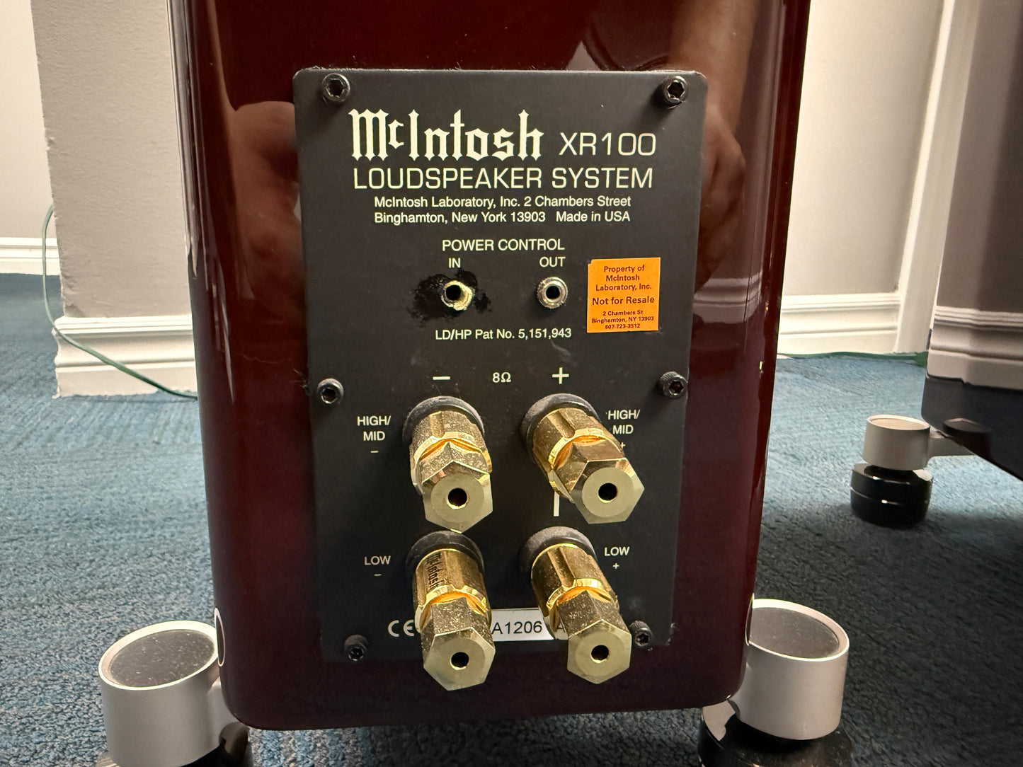McIntosh XR100 Floorstanding Speakers - Red Walnut (Used)