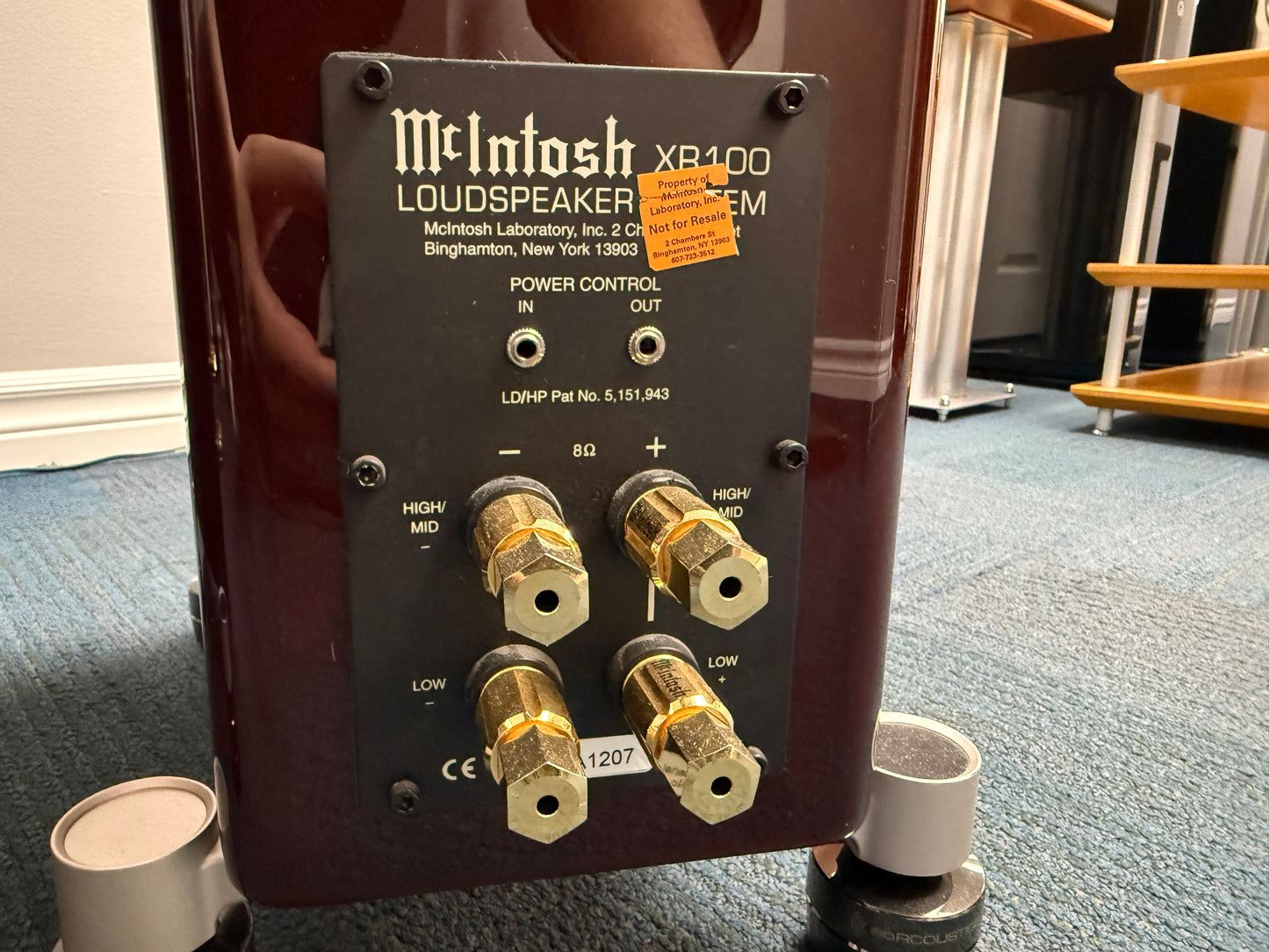 McIntosh XR100 Floorstanding Speakers - Red Walnut (Used)
