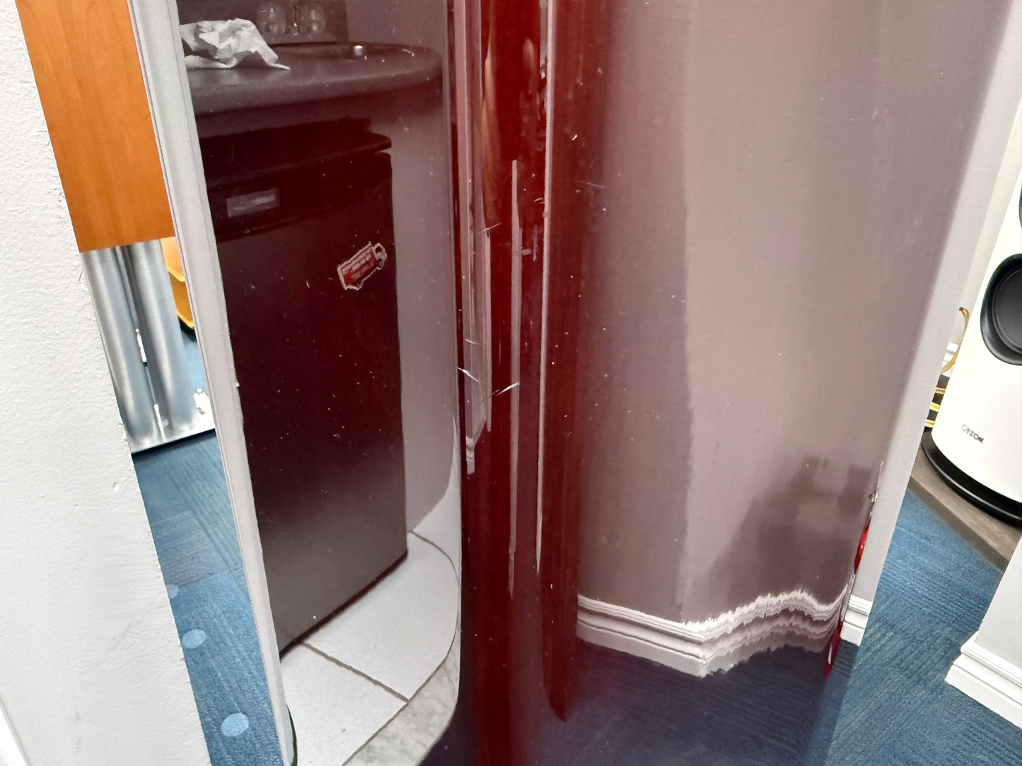 McIntosh XR100 Floorstanding Speakers - Red Walnut (Used)