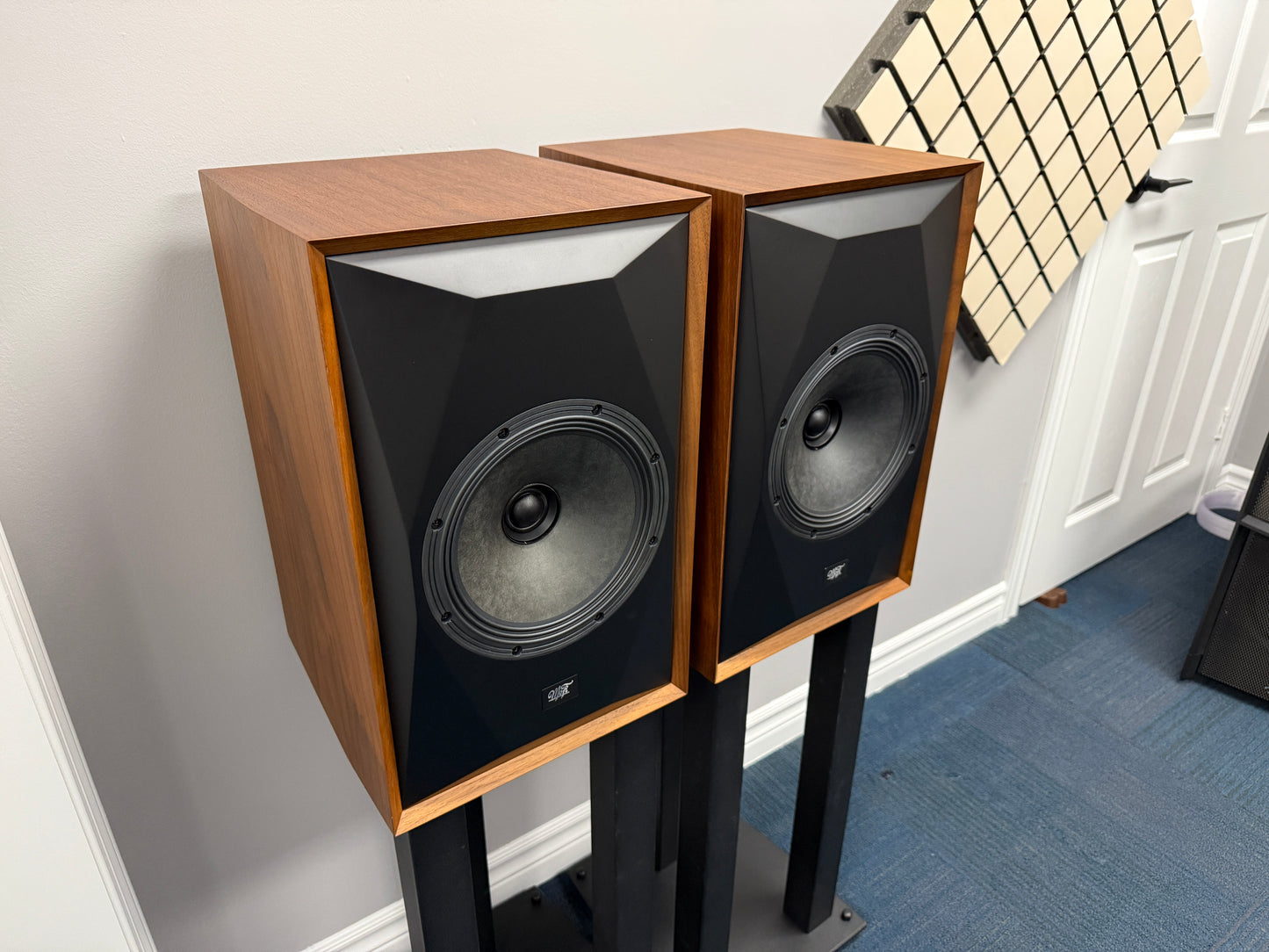 MoFi Sourcepoint 8 Speakers & Stands (DEMO)