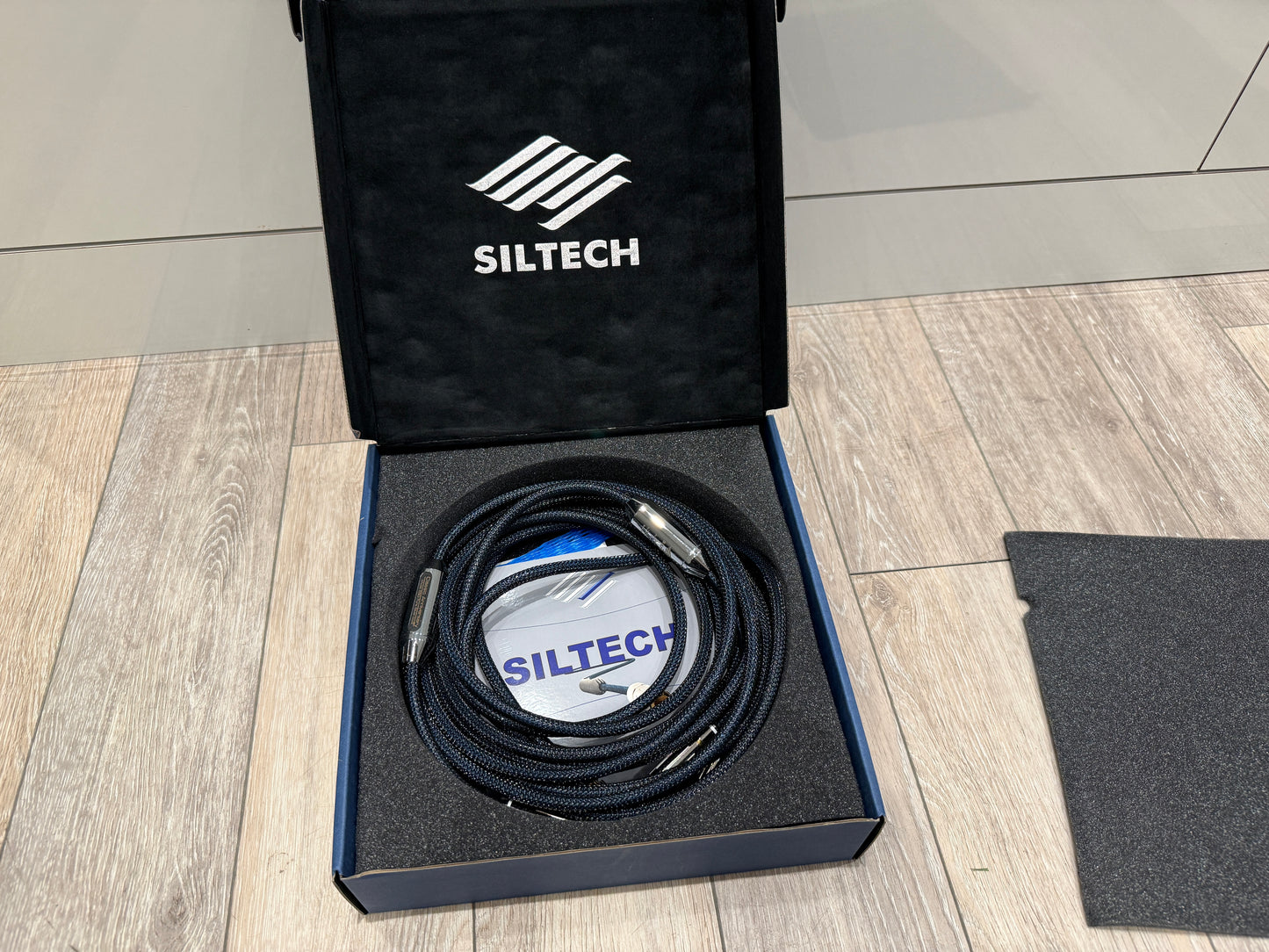 Siltech Classic Anniversary 550i RCA Interconnects 3M - (Consignment)