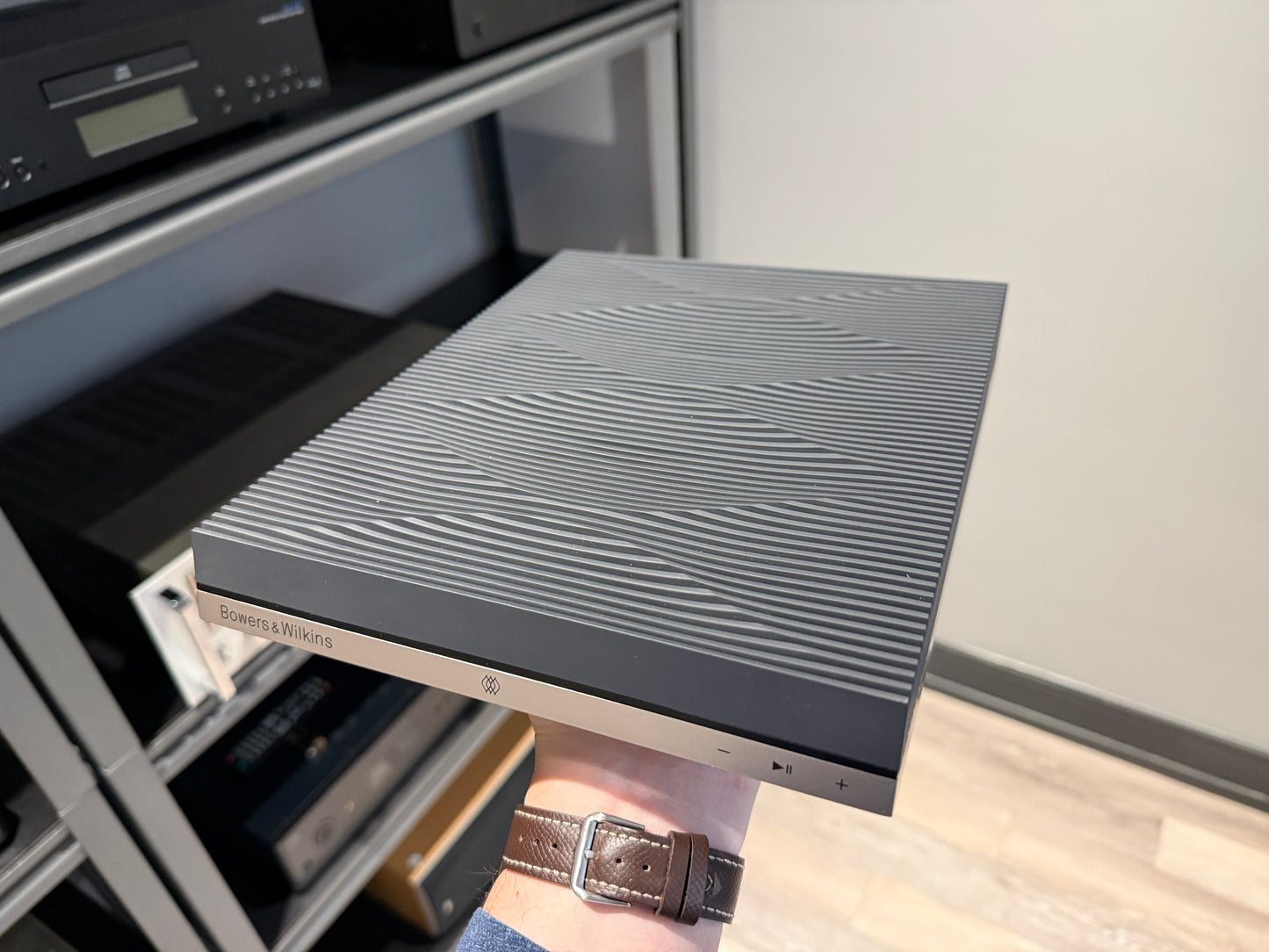 Bowers & Wilkins Formation Streamer - (Consignment)