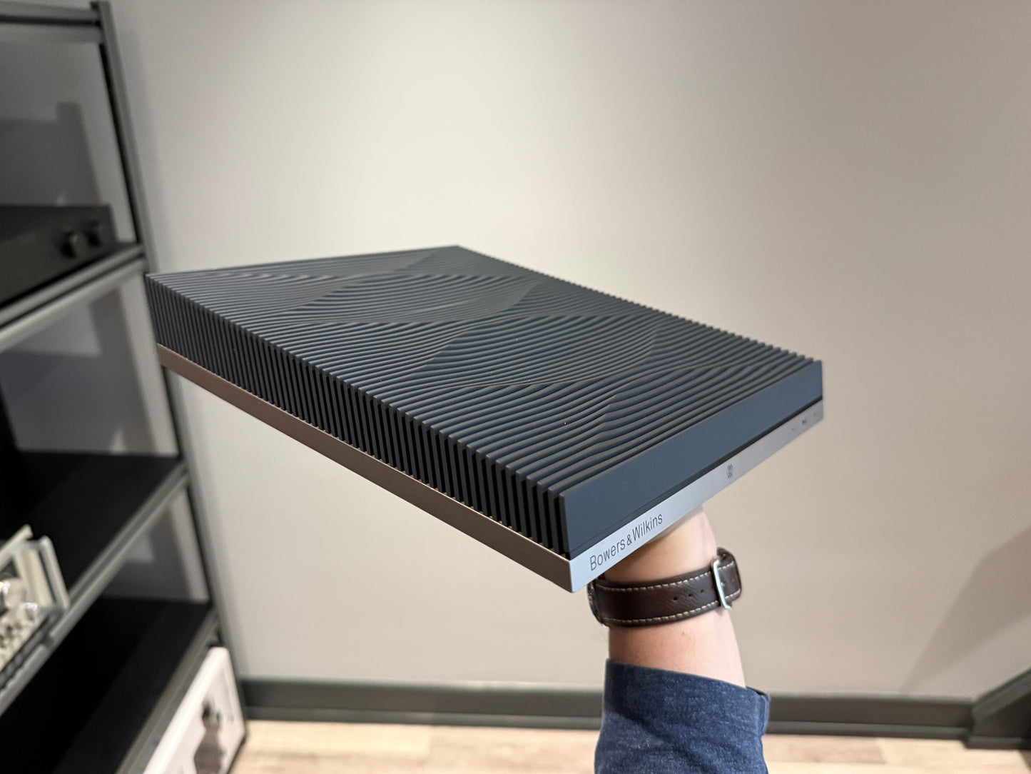 Bowers & Wilkins Formation Streamer - (Consignment)