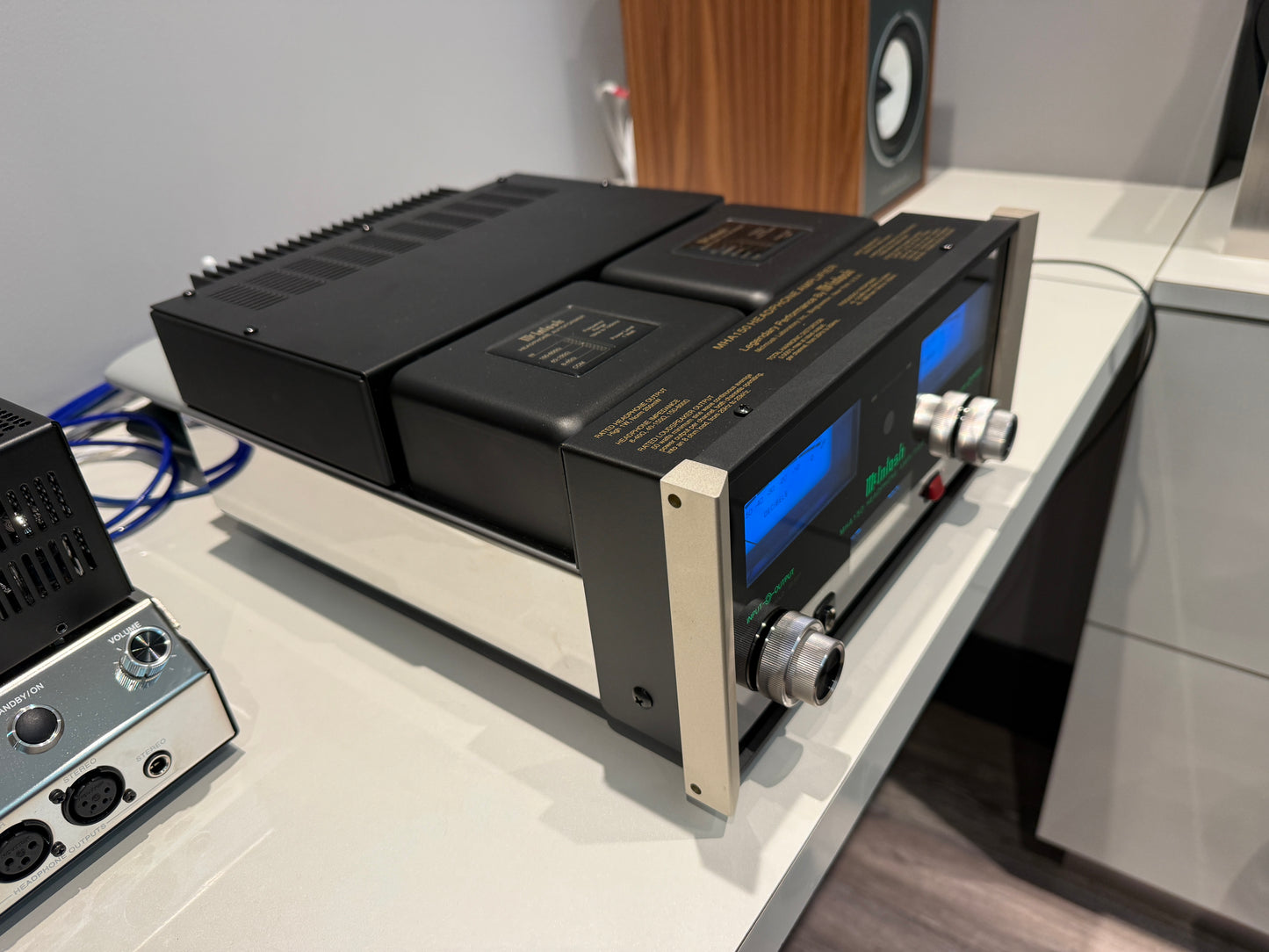 McIntosh MHA150 Integrated amp & Headphone amp (Consignment)