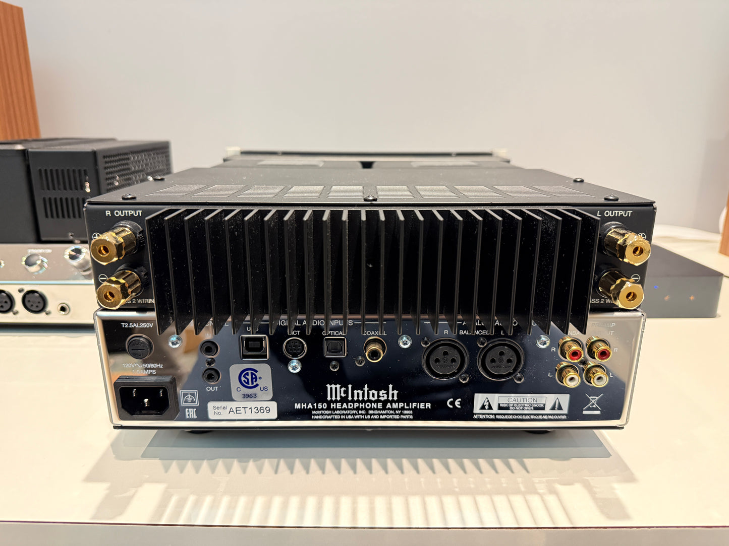 McIntosh MHA150 Integrated amp & Headphone amp (Consignment)