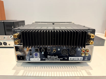 McIntosh MHA150 Integrated amp & Headphone amp (Consignment)