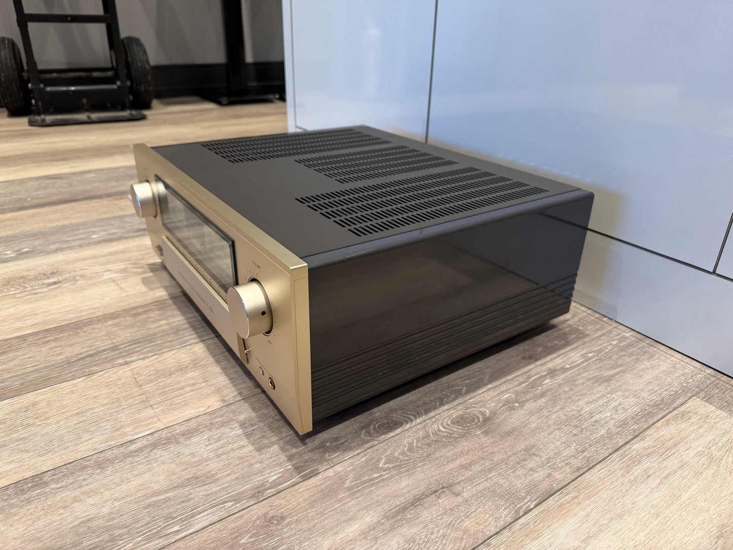 Accuphase E-480 Integrated Amplifier (Pre-Owned)