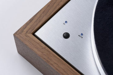 Pro-Ject The Classic EVO Turntable/Ortofon 2M Silver Cartridge